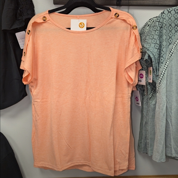 NWT, Orange Button Accent Top Size 2xl - Picture 1 of 8